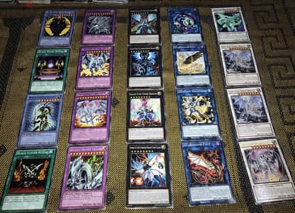 Yu-Gi-Ou اوراق نادرة و مجموعات يوجي متكاملة