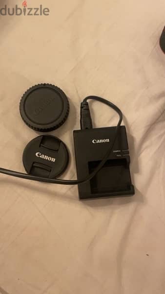 و معاها الكارتونه canon 4000D /  للتواصل 01020564047 2