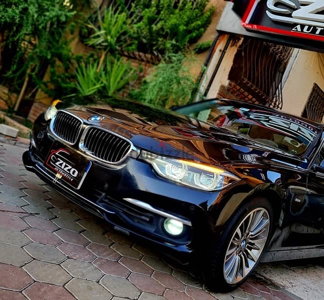 BMW 330i Luxury 2016 8