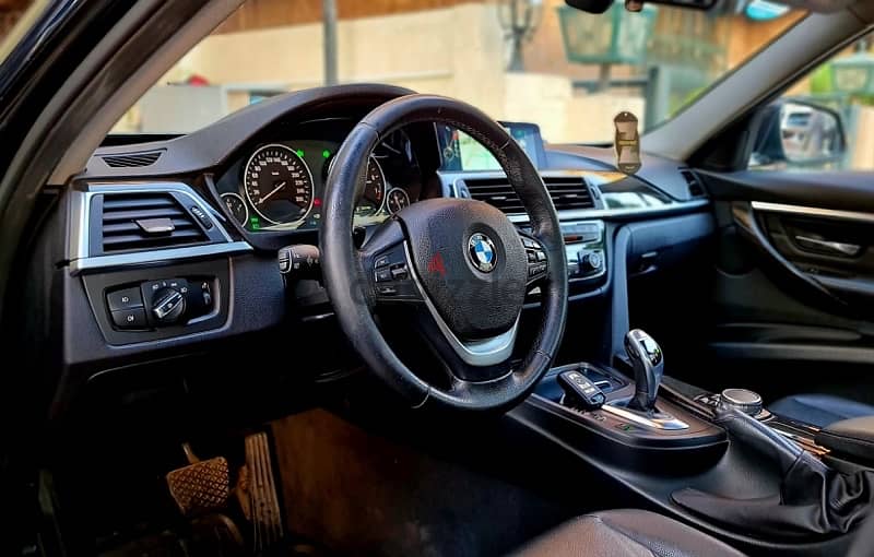 BMW 330i Luxury 2016 14