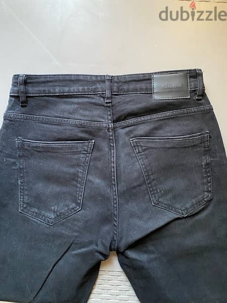 Black Pull & Bear Men’s ripped Jeans size 30US 2