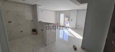 studio with roof for sale in stone residence compound fully finished ready to move  new cairo