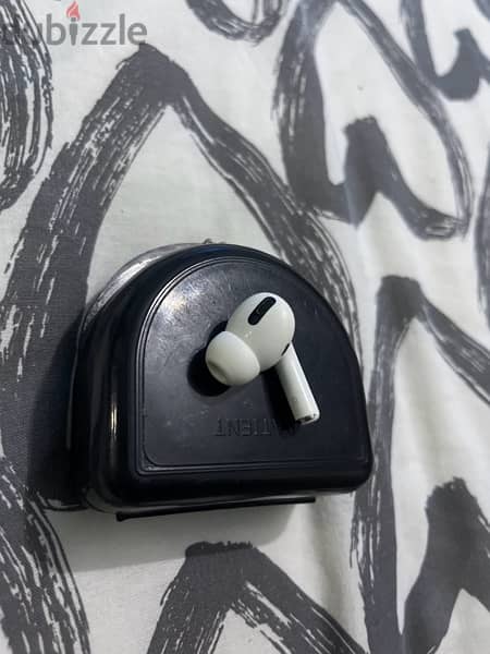 Airpods Pro 1 Ear Pieces Left and Right 1