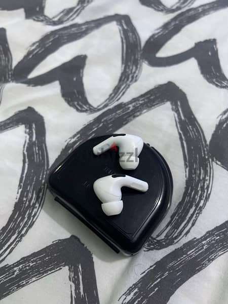 Airpods Pro 1 Ear Pieces Left and Right 4