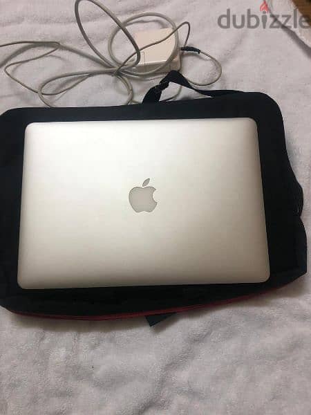 Apple MacBook Air 13.3 inch 
 Early 2015 5