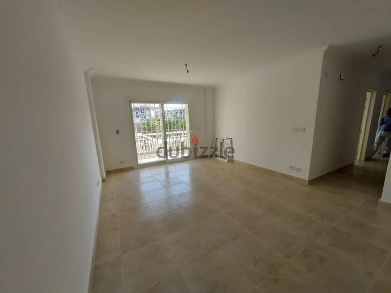 Apartment for sale in Madinaty, 107 sqm, garden view, B12, immediate delivery, next to services. 2