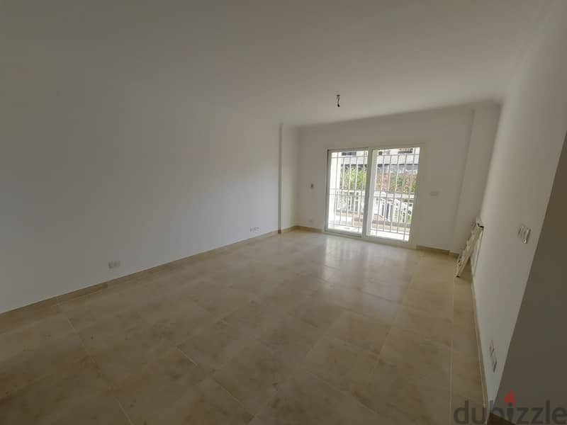 Apartment for sale in Madinaty, 107 sqm, garden view, B12, immediate delivery, next to services. 6