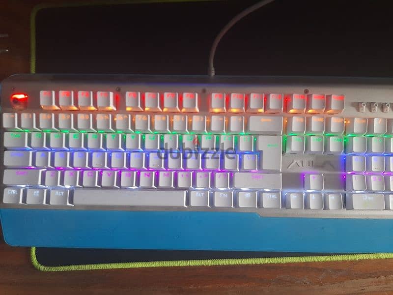 Aula F2011 Keyboard 0