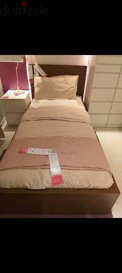 سرير من ايكيا ب ٢ درج بدون مرتبة ٩٠×٢٠٠