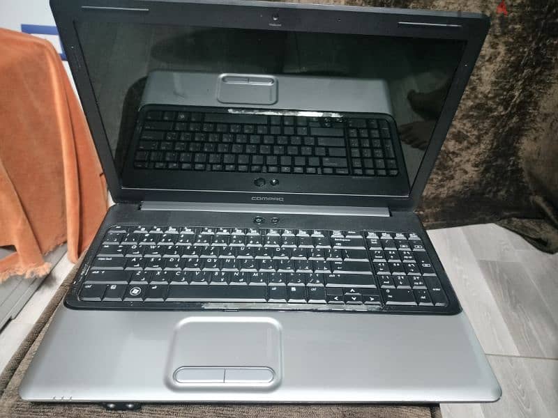 لاب توب hp compaq  رامات 3 جيجا هارد 320 جيحا 1