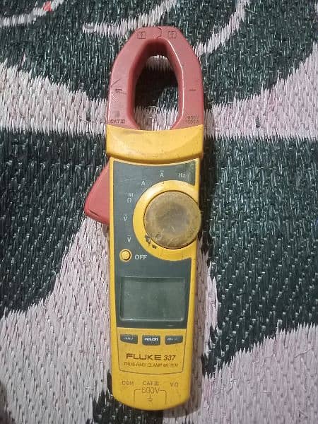 CLAMP

MODEL: FLUKE

MADE IN: U. S. A

YOM: 2017 0