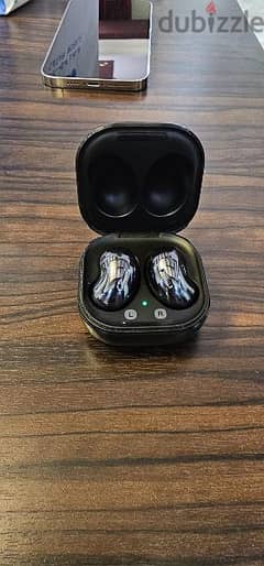 For sell samsung Galaxy buds live used 0