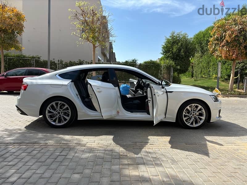 Audi A5 2023 S-line- كسر زيرو كيلو متر١،٤٠٠ فقط 11