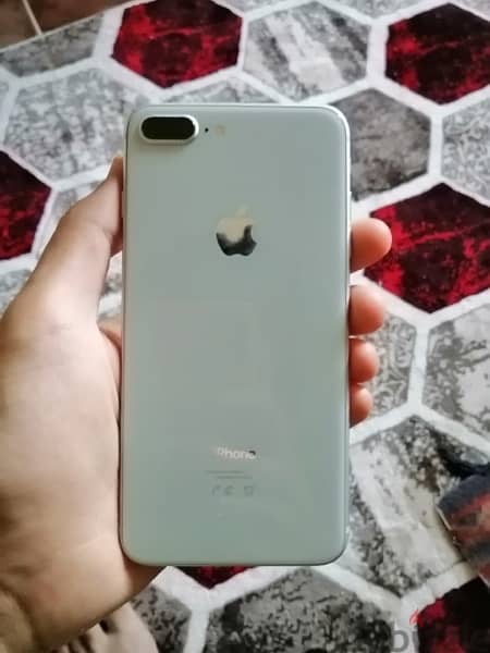 iPhone 8 Plus 2