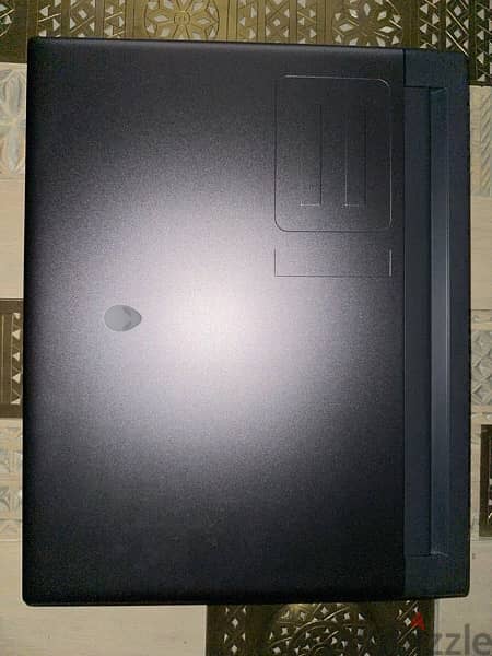 alienware M18 R1 0