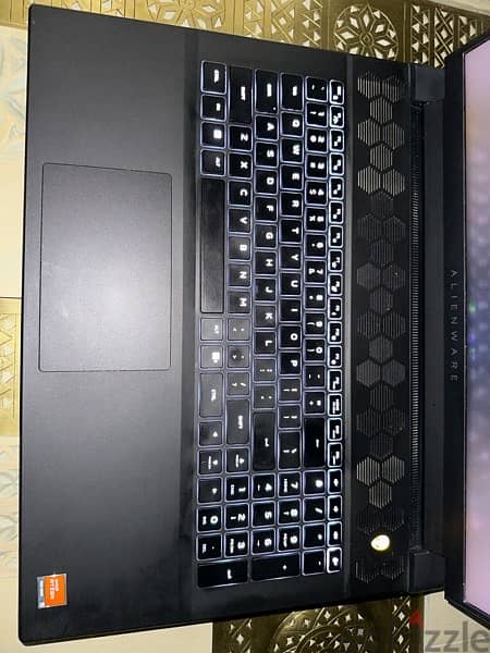 alienware M18 R1 1