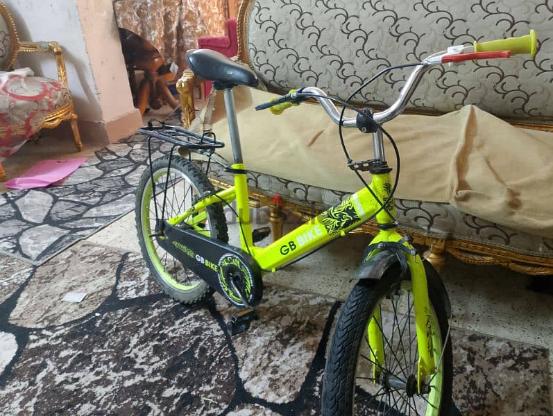 دراجه اطفال من سن7 الى سن 13 مستعمله ولكن في حاله جيده من شركه GB BIKE 1