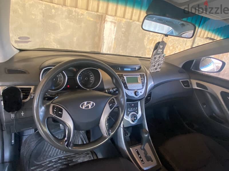 Hyundai Elantra 2013 4