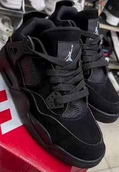 Jordan 4s Black cat جوردان فور بلاك كات من مقاس 41الي45