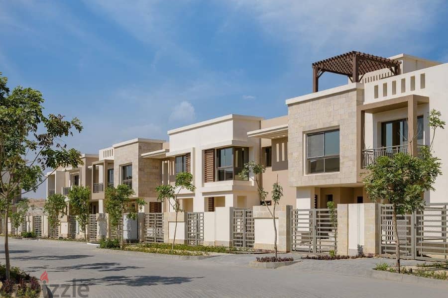Townhouse villa 158m corner for sale at a price with a special location in front of Cairo International Airport Taj City Compound New Cairo 2