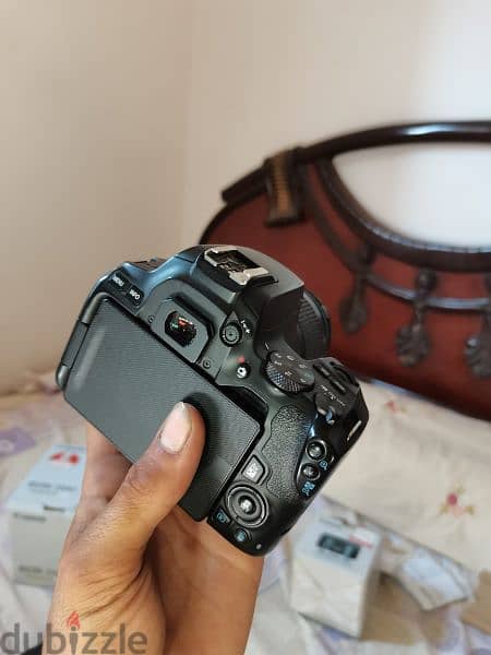 CANON 250D 3