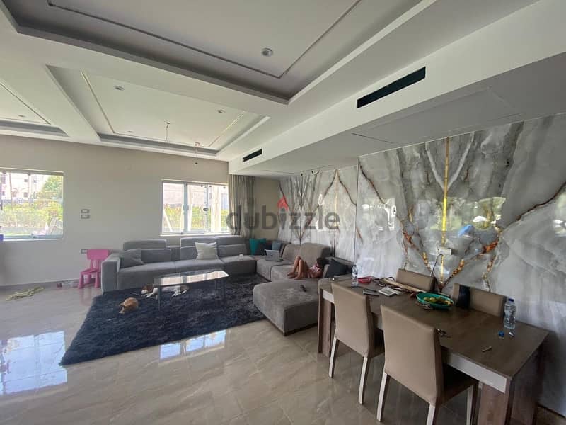 فيلا townhouse مودرن للبيع بمدينتى 3