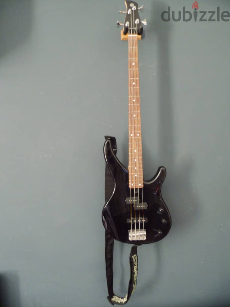 Yamaha Electronic Bass Guitar TRBX174 Perfect Condition + Case & Strap 0