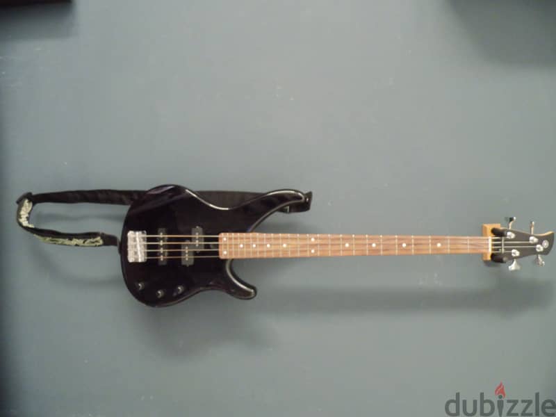 Yamaha Electronic Bass Guitar TRBX174 Perfect Condition + Case & Strap 12