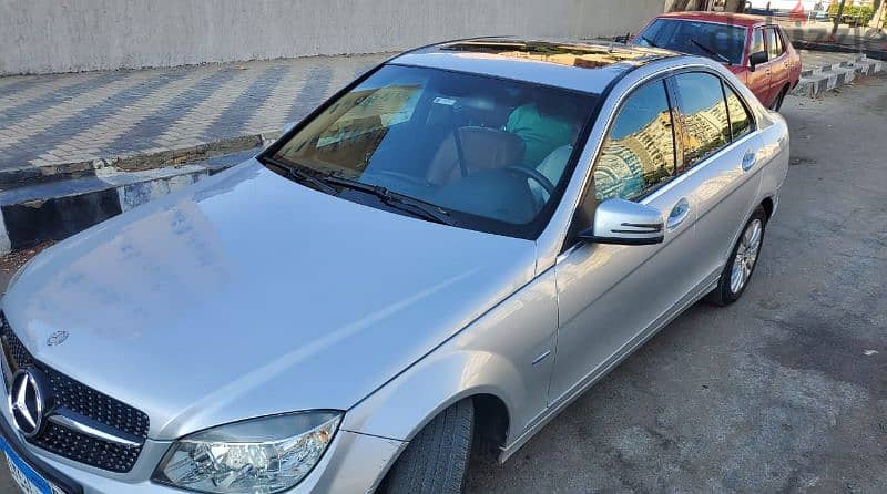 Mercedes-Benz C180 2010 فبريكة بالكامل فتحة سقف افنجارد 0