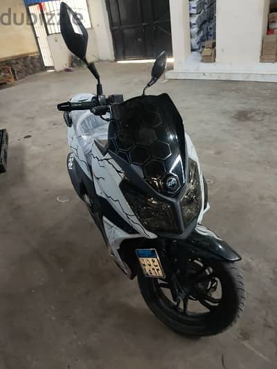 اسكوتر sym -jet14
السعه اللتريه. 200cc