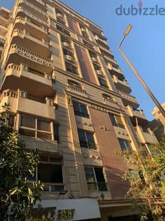 شقة ٢٤٠م سوبر لوكس بعمارة حديثة  تصميم راقي بذاكر حسين مدينة نصر
