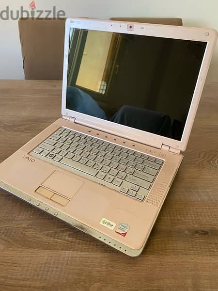 Laptop Pink Sony VIAO Good Condition لبتوب 1