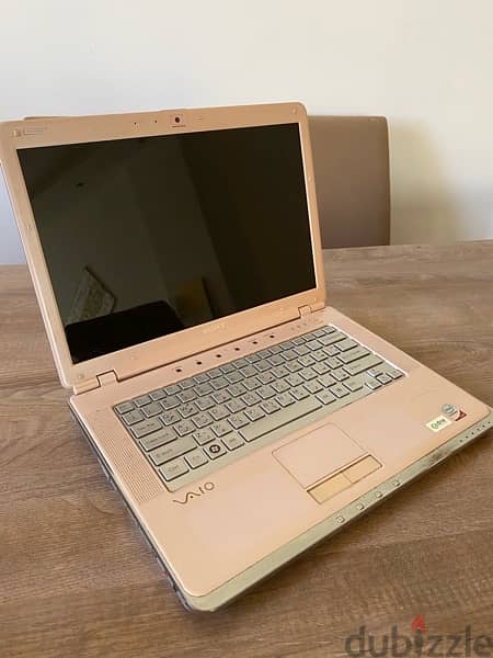 Laptop Pink Sony VIAO Good Condition لبتوب 2