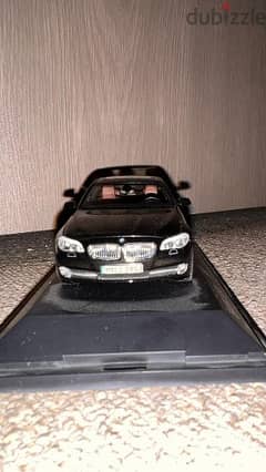 Premium BMW AG 550i 1:43 Miniature Black metal frame 0