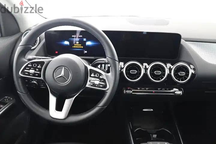 Mercedes Benz GLA 200 4Matic 2023- مرسيدس بنز مبادرة المغتربين بالخارج 4