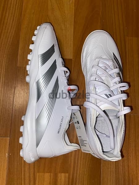 Football shoes Adidas predator 2024 1