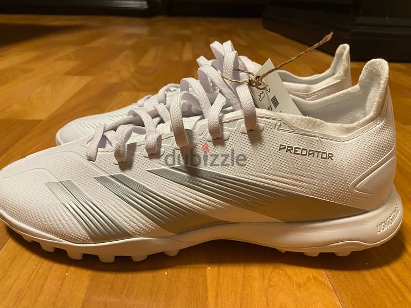 Football shoes Adidas predator 2024 3