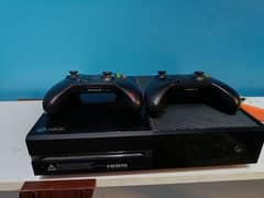 Xbox One 500 g with 2 controllers and 6 cds original American version