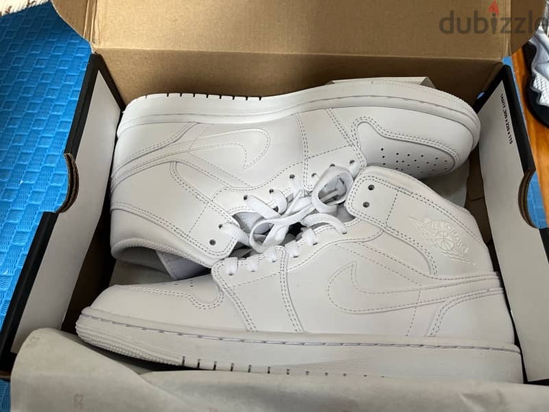 Nike Air Jordan 1 Mid Triple White 42.5 (Authentic) 1