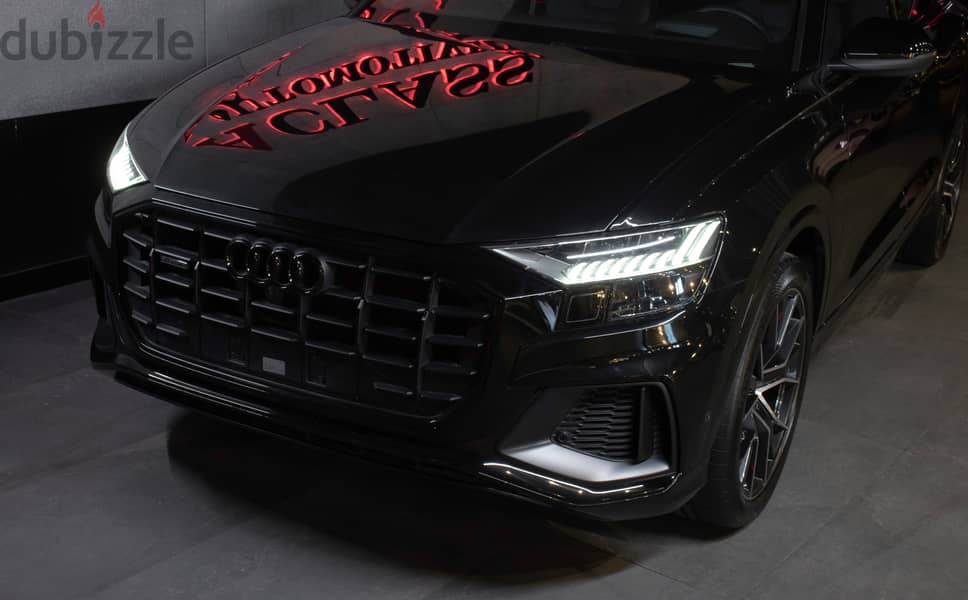 Audi Q8 S-Line 2023 8