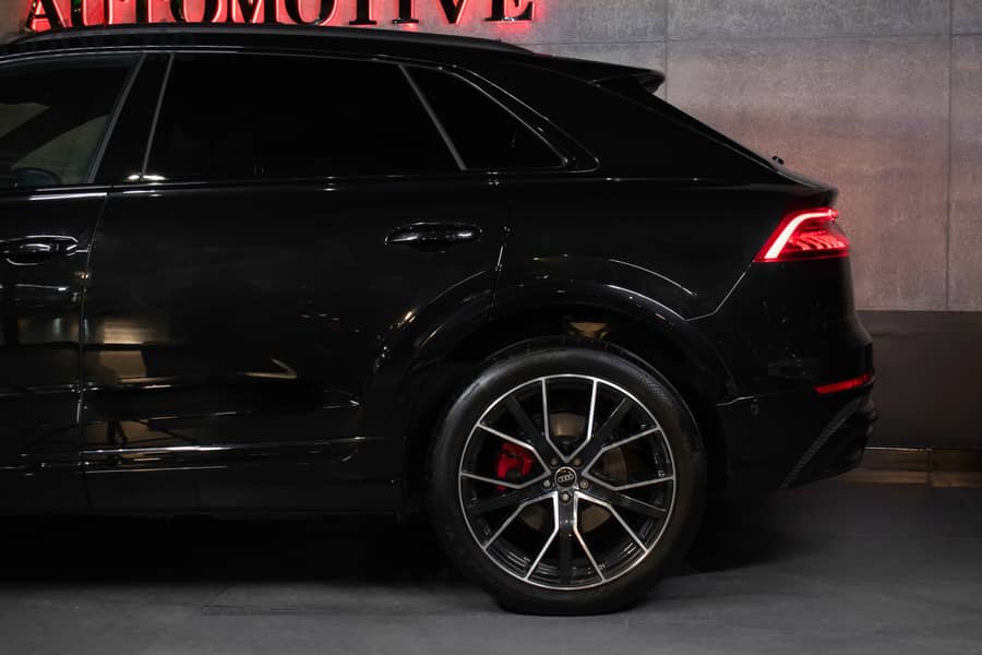 Audi Q8 S-Line 2023 11