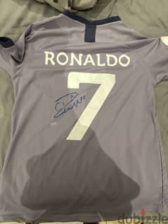 Ronaldo signed t-shirt