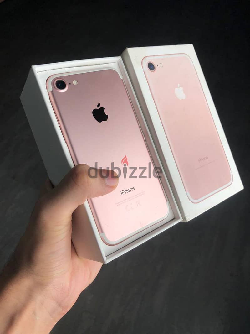 للبيع iphone 7.32GB  مش مغير اي حاجة بطارية 72% شغالة كويس جدا وبضمان 0