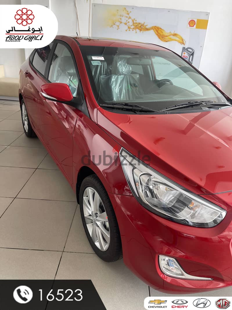 HYUNDAI ACCENT 2025 AT SR TINTED GLASS مقدم 30% إستلام فوري 1