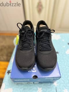 Skechers For Sale like New - شوز اسكتشر للبيع حالة جديدة