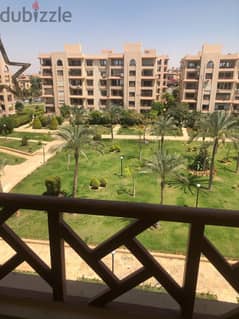 امتلك شقة 197م بمدينة الرحاب بالقرب من النادي