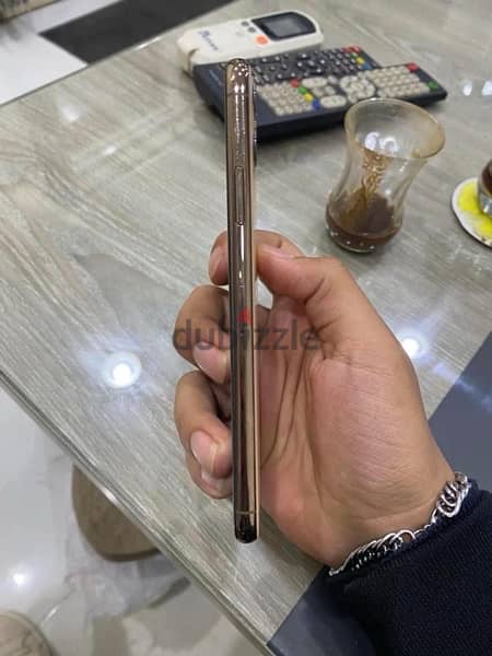 iphone 11 pro max للبيع 2