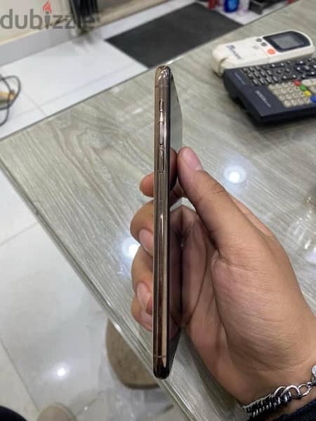 iphone 11 pro max للبيع 3