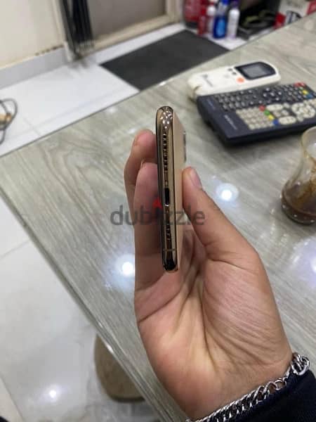 iphone 11 pro max للبيع 5