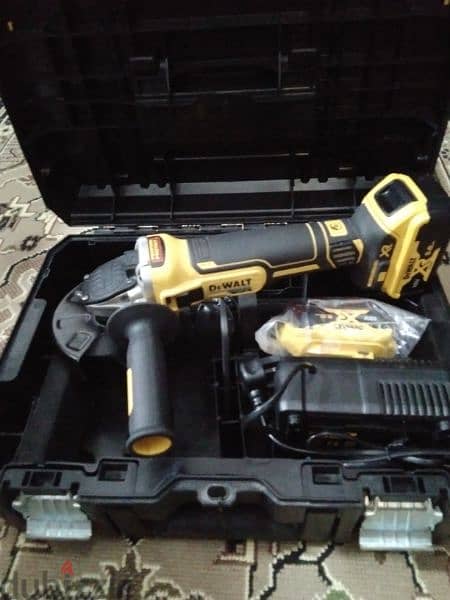 dewalt DCG405 BRUSHLESS 18V + 2 batteries 5 AMP 3